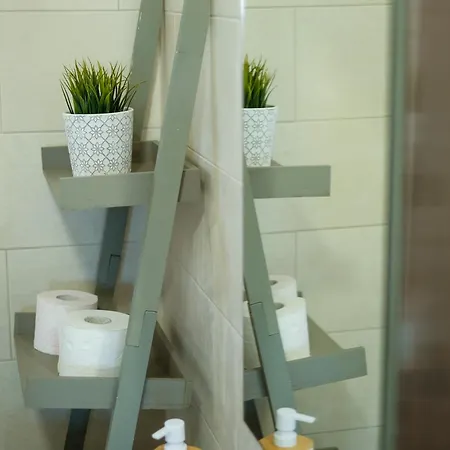 Seaing House * Falca